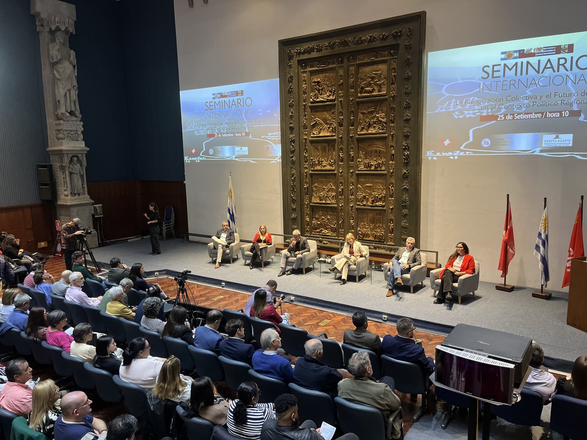 uniamericas's tweet photo. 🇺🇾 Desde Montevideo, sindicatos de distintos países de la región debaten sobre negociación colectiva y futuro del trabajo, en un encuentro organizado por la Federación Uruguaya de la Salud.

🌎 UNI Américas participa como invitada en este espacio regional. 🧵⬇️ https://t.co/9XURdmZU2x