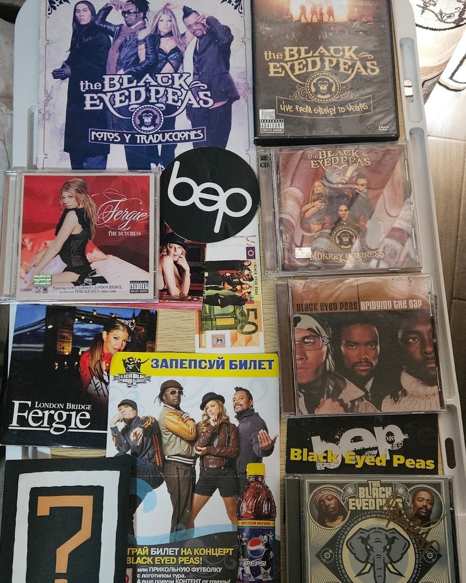bep's tweet photo. We dropped the @firstfanapp OG tee… YOU LISTENED 👀

Thank you for all your submissions. Old but definitely GOLD ✨

Love seeing all the memories we share. Here’s to more 🖤

https://t.co/zrwwbL3gSC https://t.co/KzM4wiR8pd