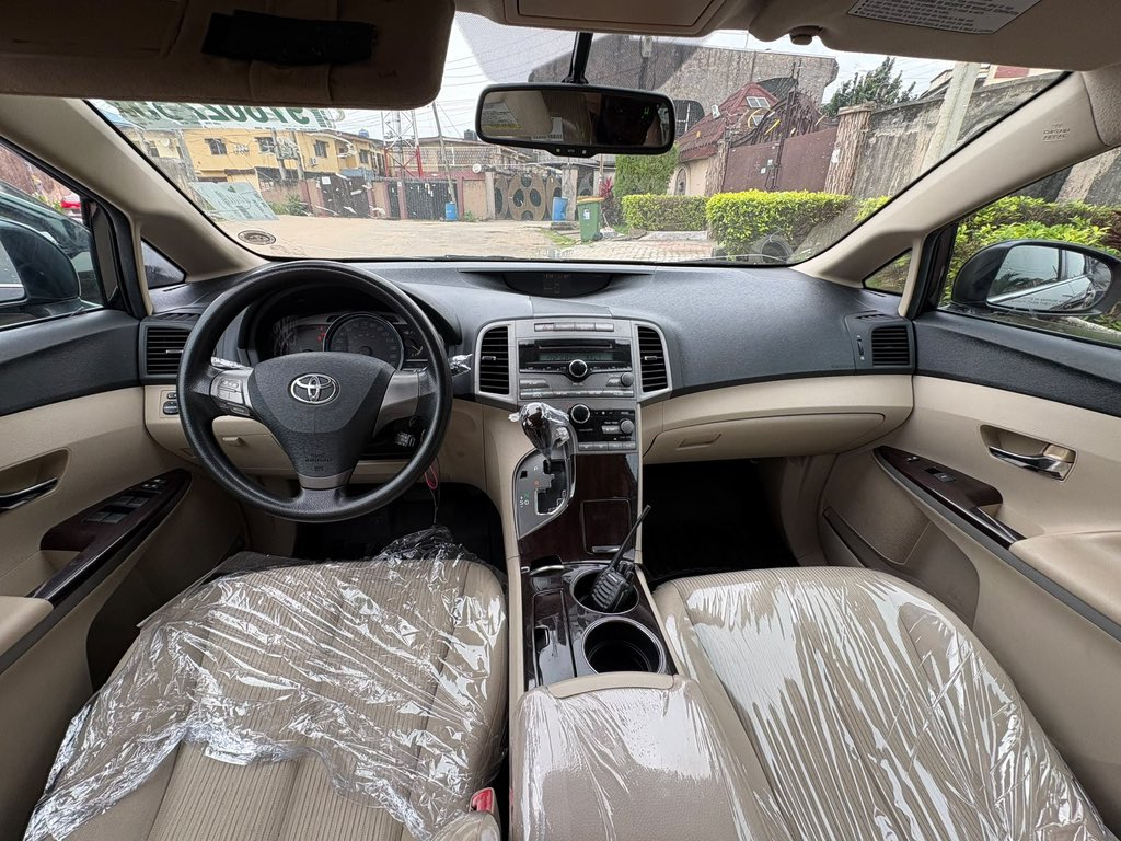 XcessCars's tweet photo. Clean venza 2011 bonnet and roof need painting importer will fix it. 

This is not case of tenant pay landlord will fix the house..

Give me 11.5m last 
Location: my office https://t.co/6LrDof9yyP