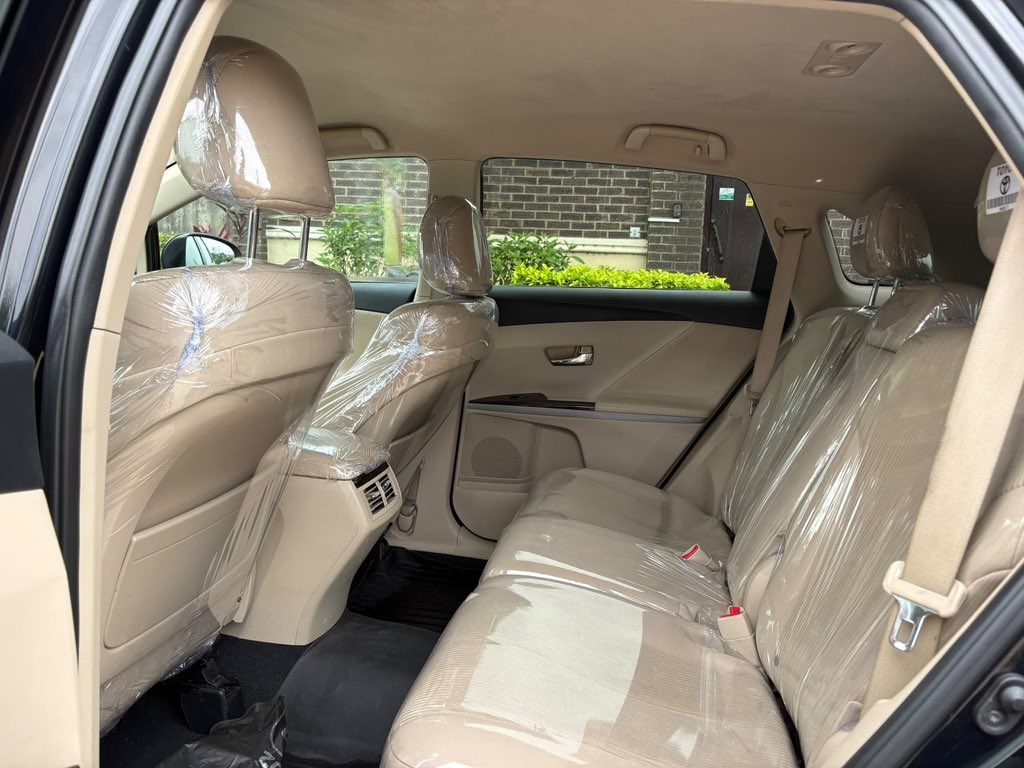 XcessCars's tweet photo. Clean venza 2011 bonnet and roof need painting importer will fix it. 

This is not case of tenant pay landlord will fix the house..

Give me 11.5m last 
Location: my office https://t.co/6LrDof9yyP