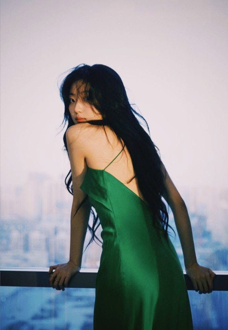 afangirlatheart's tweet photo. TL cleanse with the greenest green flag, Sun Qian💚✨ https://t.co/KxtkTfIqVU