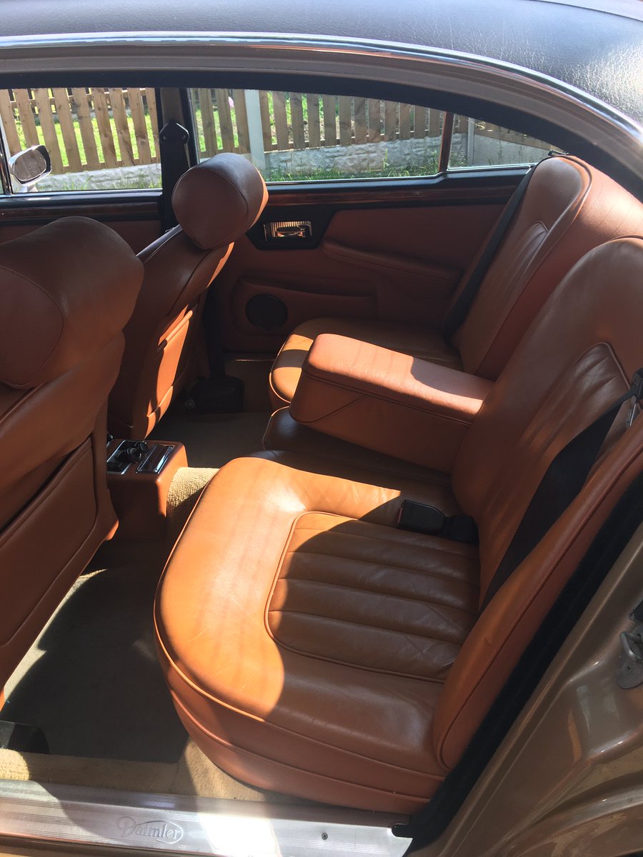 AndyFlashheart's tweet photo. @Stephen59845260 @ShropsAeroPig 12, it’s a Double Six Vanden Plas, the 6th Series 2 VDP made in 1973

It’s only done 54k miles as it was in a museum for many years https://t.co/DV6mf0rKXU