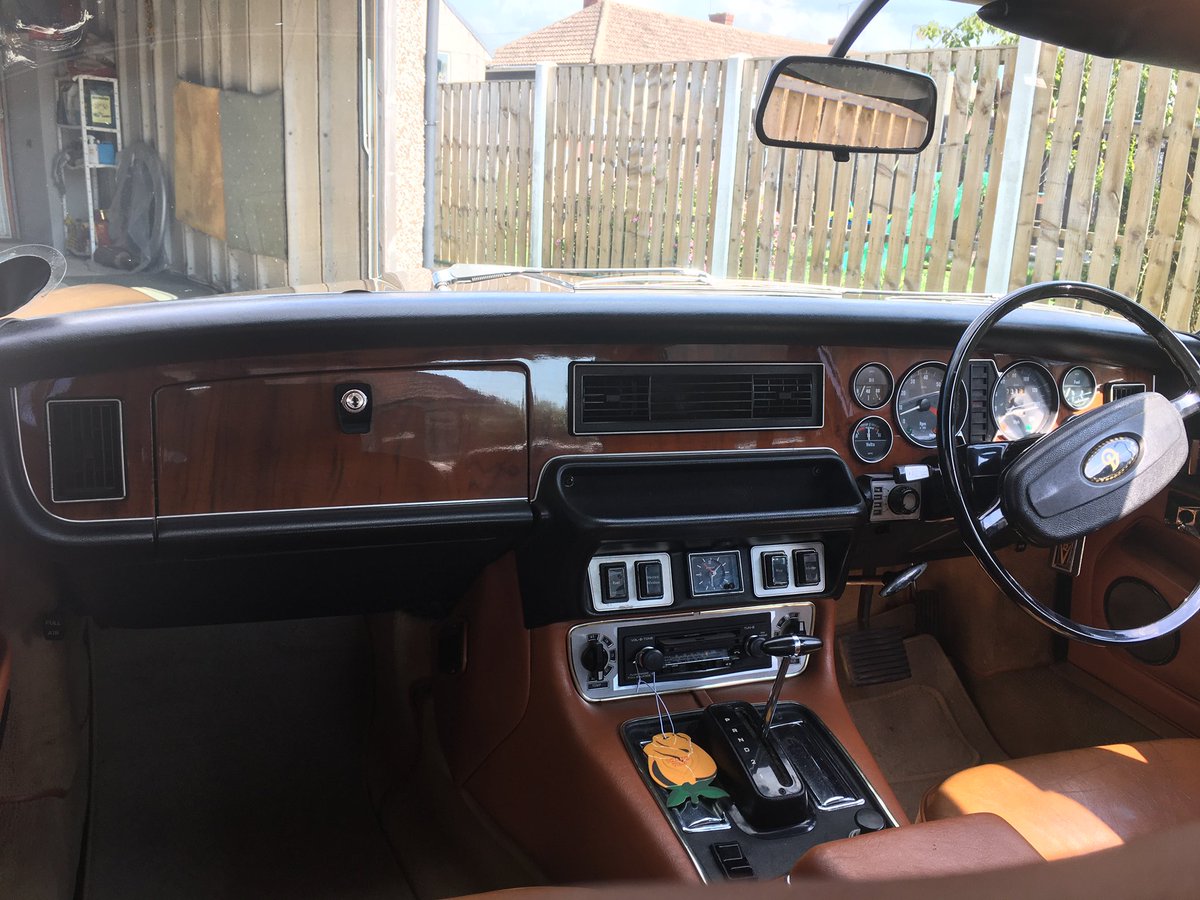 AndyFlashheart's tweet photo. @Stephen59845260 @ShropsAeroPig 12, it’s a Double Six Vanden Plas, the 6th Series 2 VDP made in 1973

It’s only done 54k miles as it was in a museum for many years https://t.co/DV6mf0rKXU