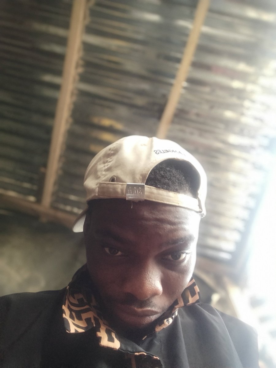 Genesisboyy's tweet photo. My plan is to be overly famous for some years,fake my death and never come back from my hideout https://t.co/zp0hXSIAD7