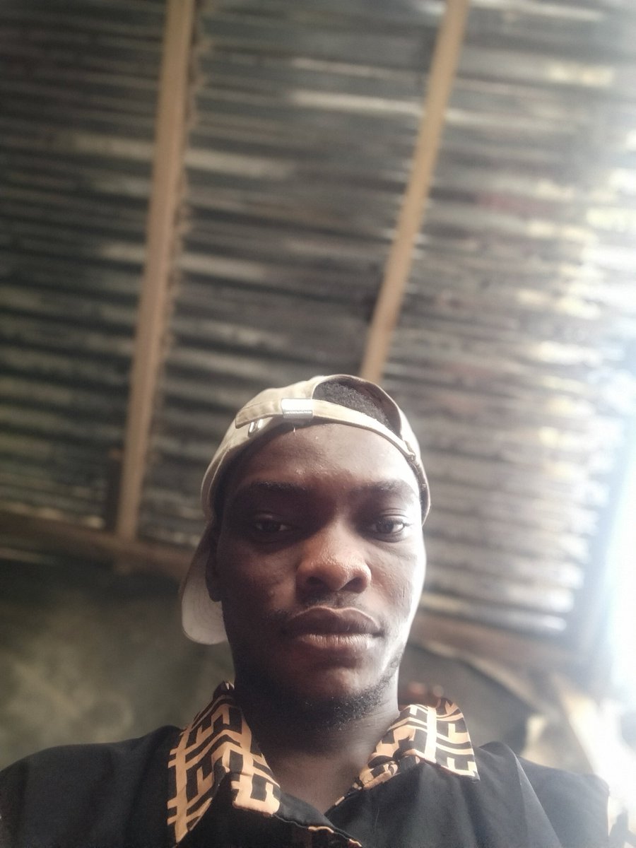 Genesisboyy's tweet photo. My plan is to be overly famous for some years,fake my death and never come back from my hideout https://t.co/zp0hXSIAD7