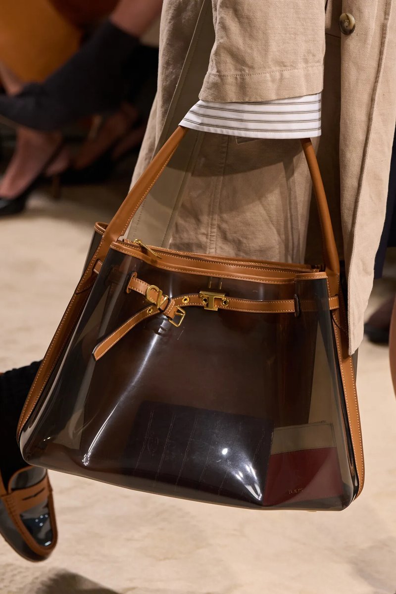 kendam_com's tweet photo. Some of the bags introduced at Tod's SS27 show https://t.co/GBn7JJOmUi
- - -
#Tods #SS27Bags #Runway #FashionWeek #Milano #Kendam https://t.co/nchHBRthv7