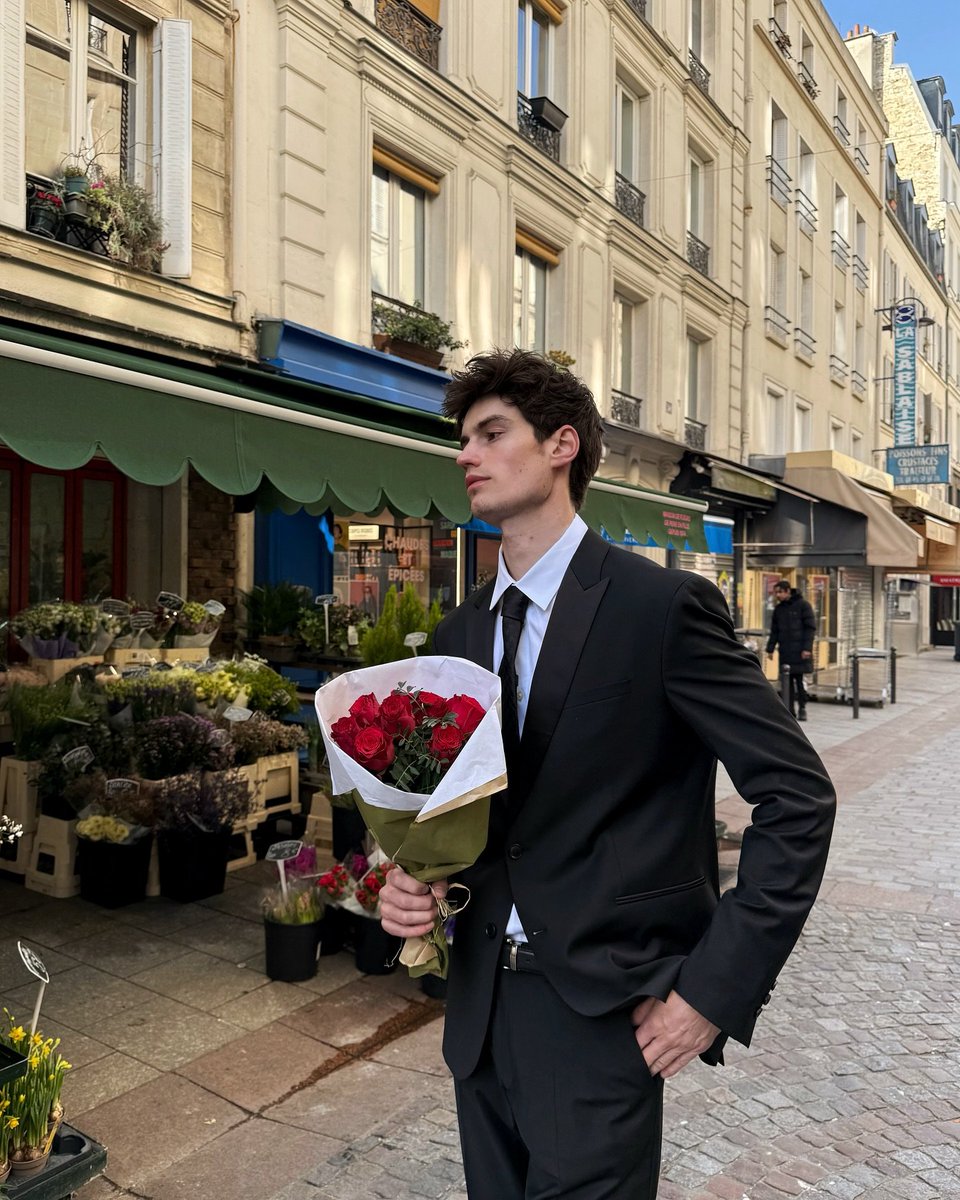 nxtkxiser's tweet photo. ✮. ㅤㅤㅤㅤ   𝘌𝘷𝘦𝘳𝘺𝘵𝘩𝘪𝘯𝘨 𝘤𝘰𝘮𝘦𝘴 𝘪𝘯 𝘵𝘪𝘮𝘦 𝘵𝘰 𝘩𝘪𝘮 
                                  𝘸𝘩𝘰 𝘬𝘯𝘰𝘸𝘴 𝘩𝘰𝘸 𝘵𝘰 𝘸𝘢𝘪𝘵.
  ㅤㅤㅤㅤㅤㅤ            #SolsticeNTLU https://t.co/B8Kszncwcc