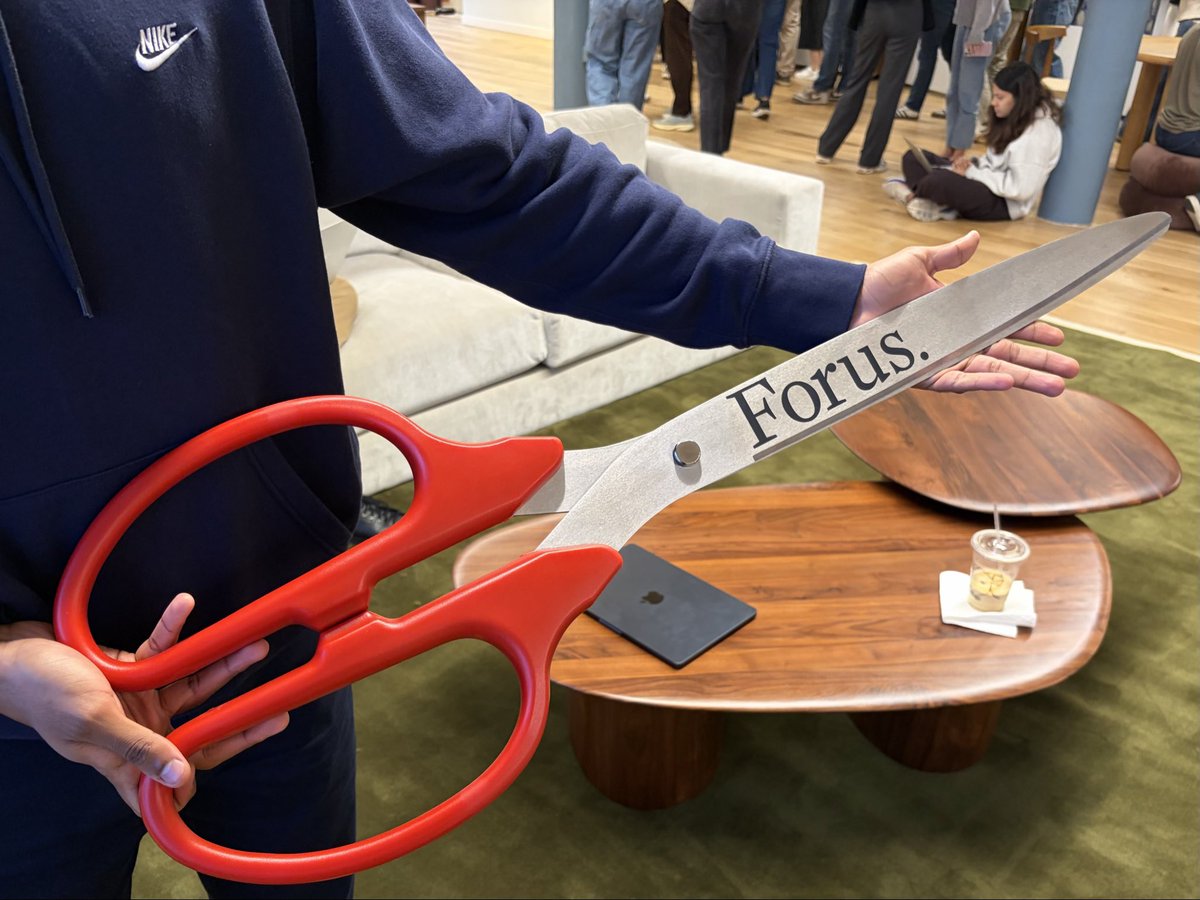 sahirjaggi's tweet photo. Last week our rep from @tryramp dropped off a 40" pair of red-handled scissors with the @forus logo on the blade. They are very sharp.

Day ones know we originally incorporated as Red Scissor, Inc. (to cut through red tape for our users), and I still use my original Ramp card from before our name change.

Such a fun gift, going on our office wall!