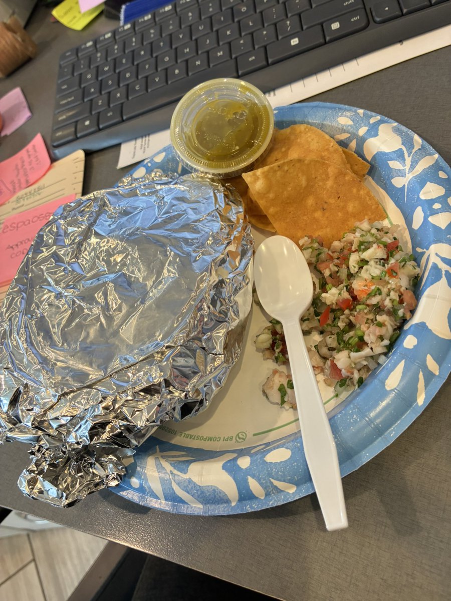 SueHappy3's tweet photo. On today’s episode of #Freelunch 🔥
#Ceviche #Torta #Iruntoeat 🤭 https://t.co/IHdkGwm6IF