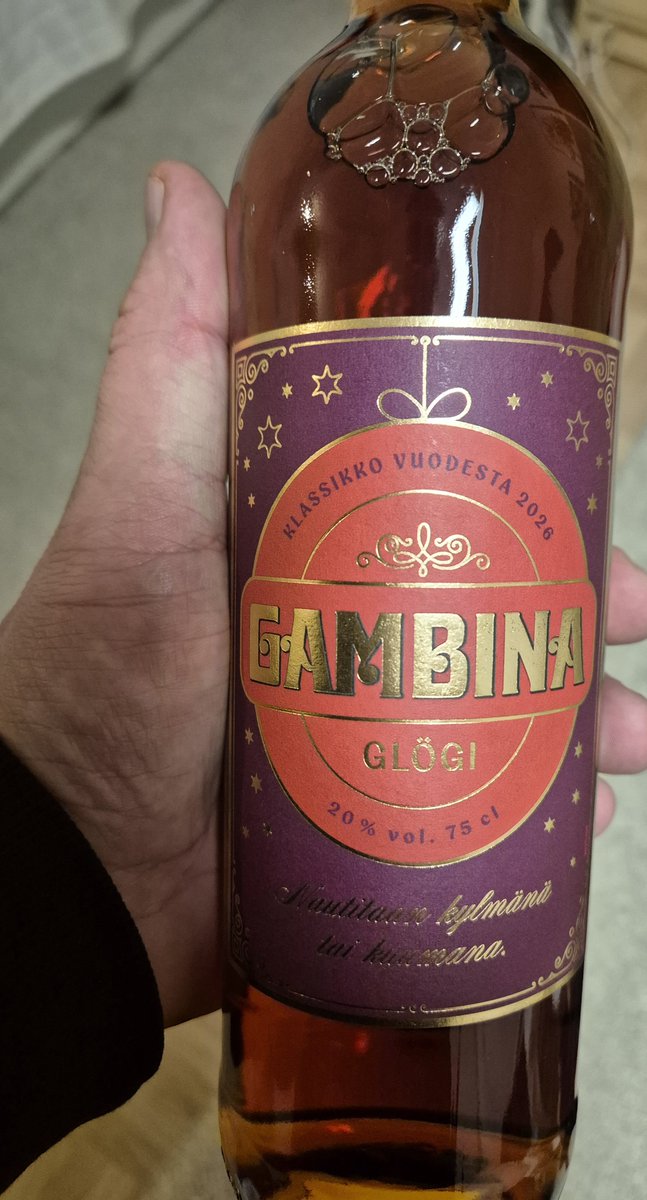 Jousmak1's tweet photo. Nyt se on herra ja hänen rouvansa Glögitehtailija ollu asialla! Oikeen ko pidämme toivoa yllä, ensi vuonna voisi olla Carilloglögiä❤️❤️ https://t.co/1NRObpkzop