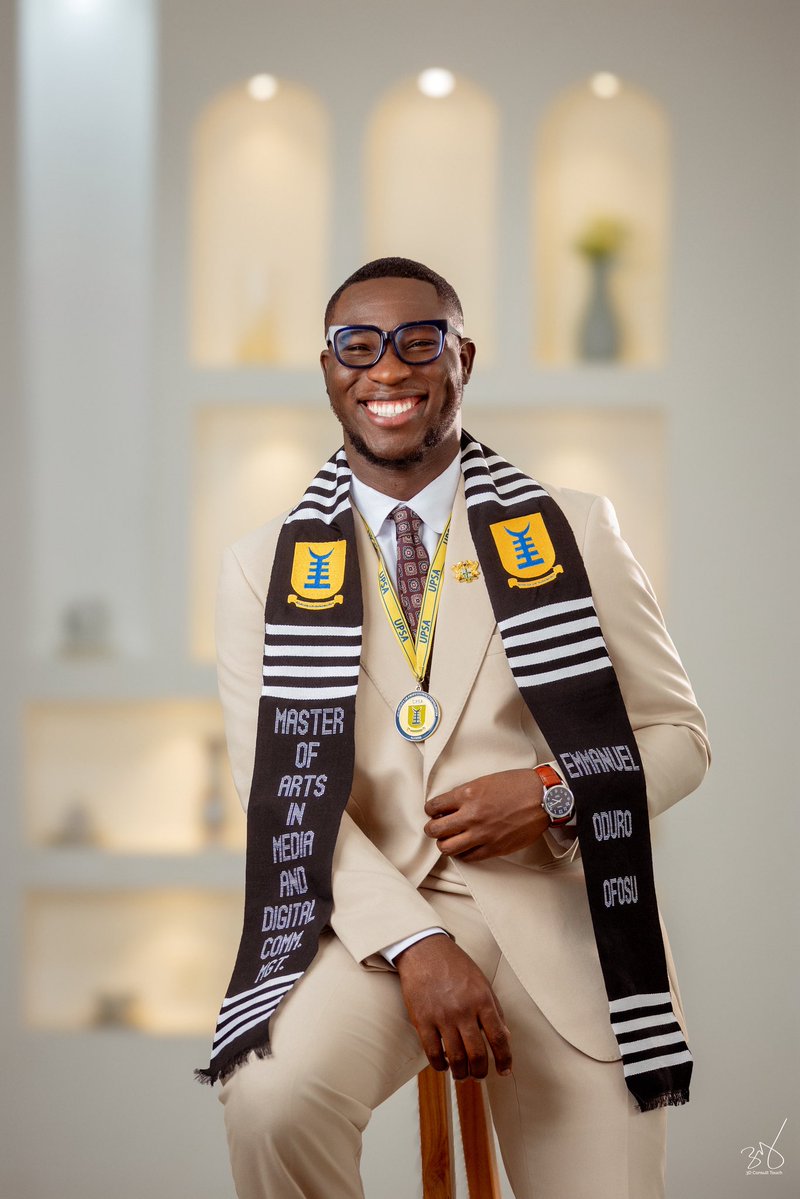 ofosumanuel_'s tweet photo. Guys!!! I mastered it at 25 and bagged the Overall Best Graduating Student🤭♥️🎉 https://t.co/Vrk3dpGTZD