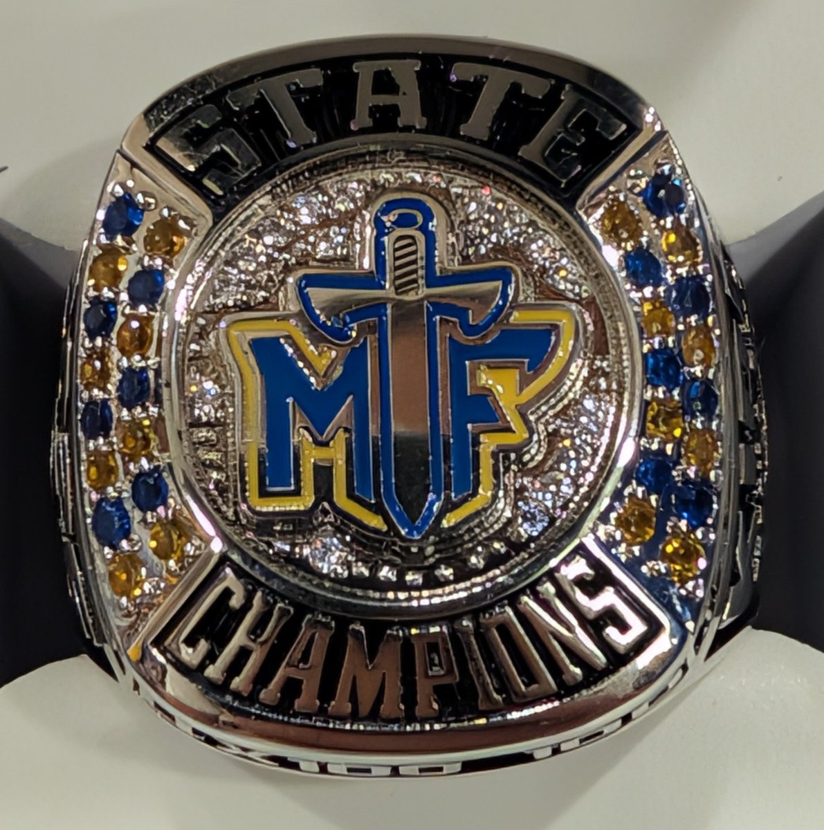 Jon_Kidd's tweet photo. Well, hello there...
#StateChamps https://t.co/j34Dlv33pB