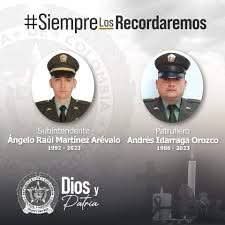 Romanosky_PH's tweet photo. Desde el 7 de agosto, Colombia vive la horrible noche.
A este país no lo arregla nadie y menos con un gobierno ilegítimo defensor de criminales y mafiosos.
Terroristas mercenarios del ELN, acribillaron a estos 2 policías con más de 100 disparos en Abrego N/S.
Duele y da rabia todo lo q está pasando en nuestro país.