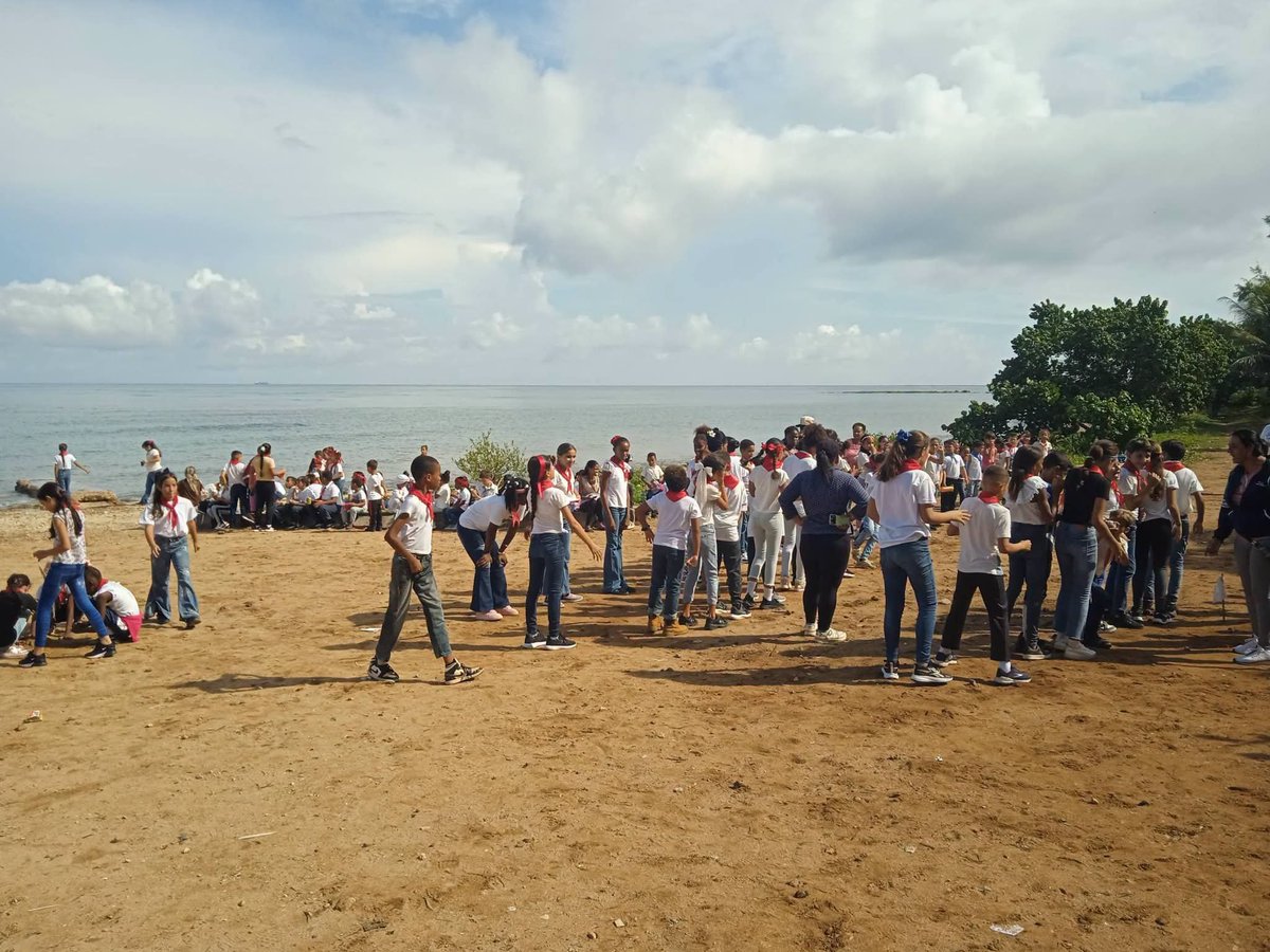 DaniloSantiest4's tweet photo. Desde el Consejo Popular Baracoa perteneciente al municipio #Bauta,en la circunscripción 53, se desarrollan acciones en la Red Juvenil Comunitaria
#ArtemisaJuntosSomosMás https://t.co/d7gmRscoBe