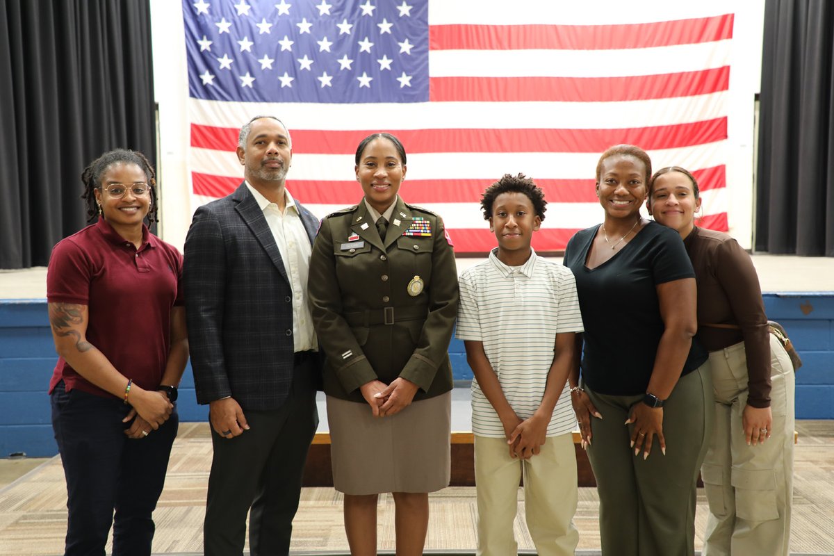 NGATNofficial's tweet photo. 🎖️🇺🇸 Congratulations to 2nd Lt. Vanassra Glenn on her commissioning at Joint Force Headquarters in Nashville! Wishing her continued success as she begins this new chapter of leadership and service. 🫡

📸 Sgt. 1st Class Timothy Cordeiro

#TNGuard #TennesseeNationalGuard https://t.co/lUgrkvnR5W