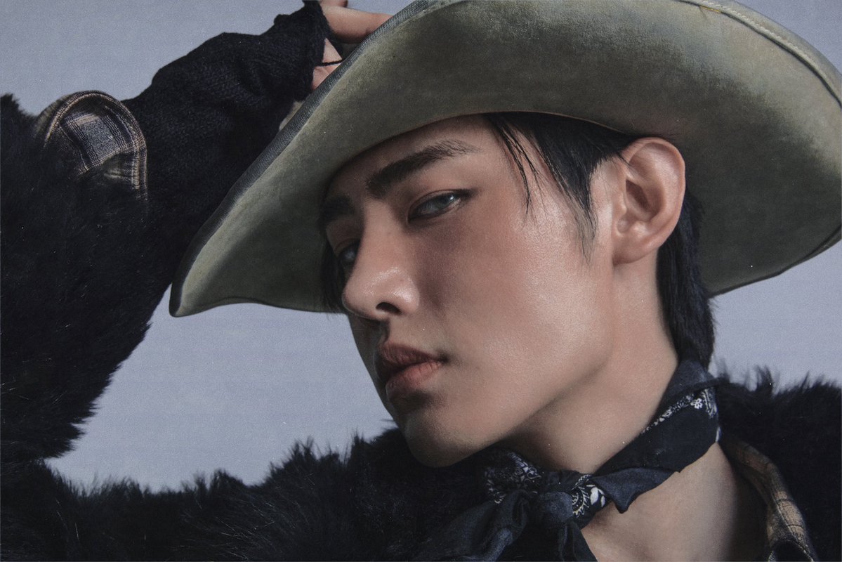 baekgu's tweet photo. promotional pictures for brokeback mountain (2005) https://t.co/mq9b5zml1a