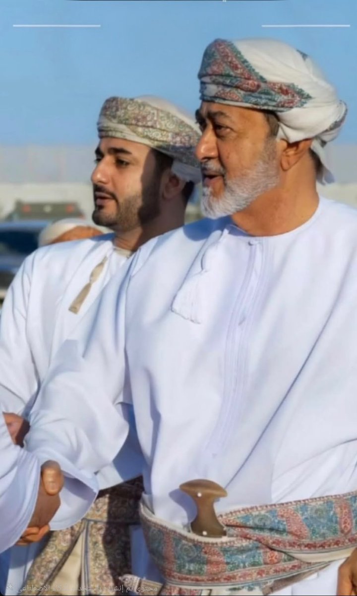 shalhamuda's tweet photo. ستبقى الصورة ماثلة في أذهان شعبكم الوفي  الزمان والمكان والإنسان ثلاثتهم أكدوا بأن موكب جلالة السلطان هيثم مر من هنا مروراً كريماً حمل معه الأماني والتطلعات الإستراتيجيةلأبناءمحافظةجنوب الشرقية.
حفظ الله جلالة السلطان وأمد في عمره لخير عمان وأهلها الكرام.
🇴🇲🤍❤️💚🇴🇲

@historyom1 https://t.co/e05A0VLRJJ