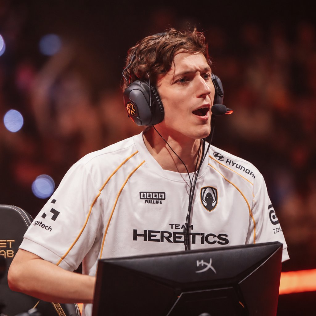 20shwn's tweet photo. 🚨 TEAM HERETICS TRIALED MULTIPLE IGLs 🇪🇸 🚨

Team Heretics 🇪🇸 have reportedly trialed several IGLs as they explore options for their 2027 VCT roster. 🧪👀
🇹🇷 VenTT
🇹🇷 Rosé
🇹🇷 batujnax
🇬🇧 Boaster
🇵🇱 starxo

Who would you like to see leading Team Heretics in 2027? 🤔🔥

#VALORANT 🎮 #VCT 🏆 #TH #VCT2027 🚀
