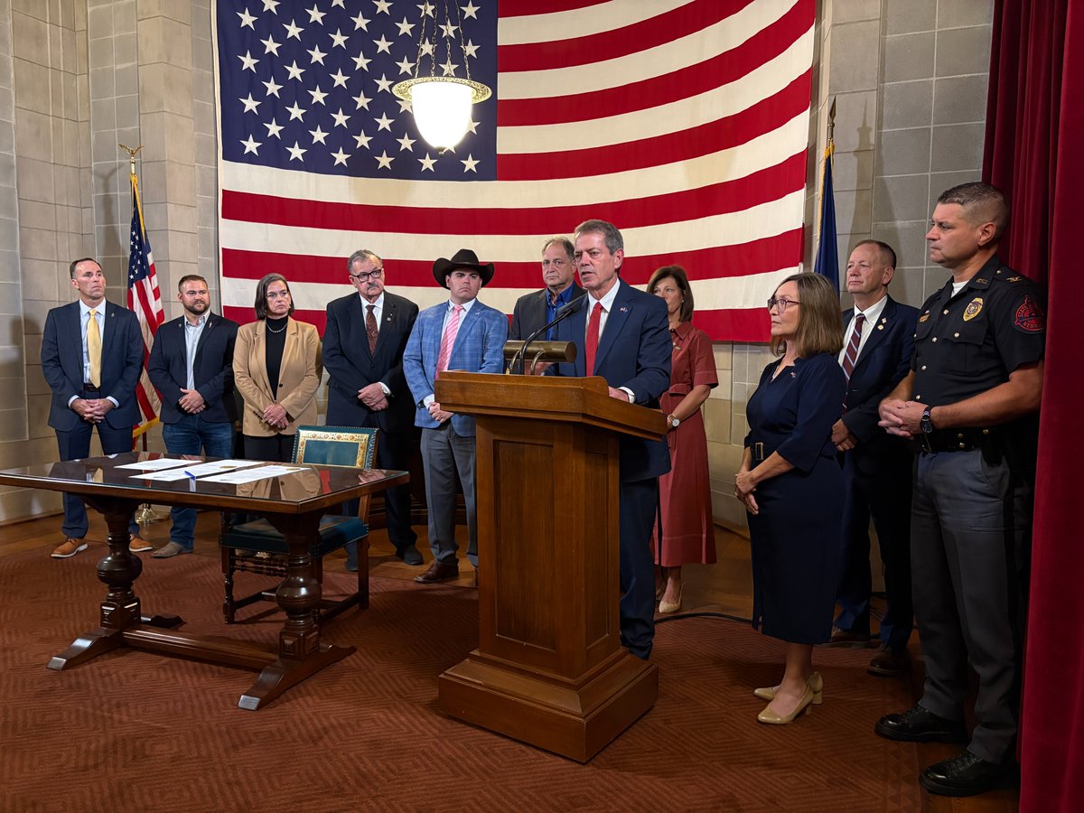 NeCGA's tweet photo. NeCGA Pres Michael Dibbern attended an executive order signing on a priority issue for NeCGA, high diesel prices. The 90-day initiatives include
- Suspension of diesel tax for ag producers 
-Increase in weight limits for grain, feed and livestock hauling to maximum safe limit https://t.co/RXAziZxSmR