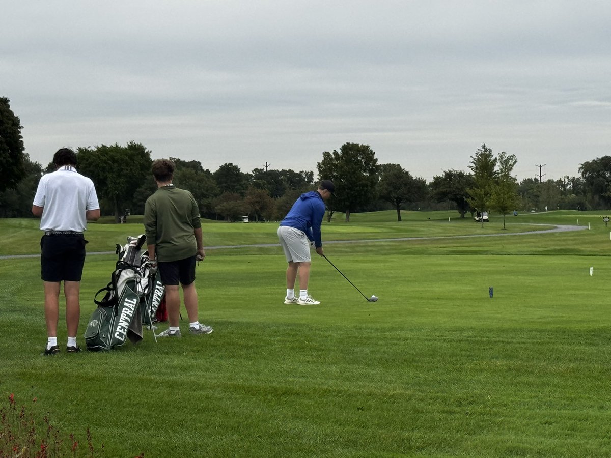 JolietCentralAD's tweet photo. We are underway at the annual Don Nichols JT Boys Golf Invite at Wedgewood. https://t.co/OSDnoQMtXp