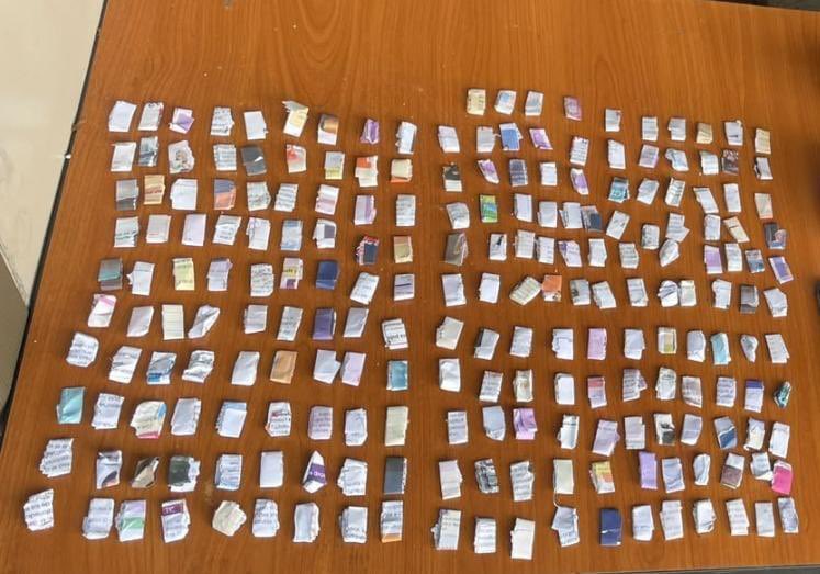 PoliciaEcZona2's tweet photo. #NAPO | DECOMISAMOS MÁS DE 2.900 DOSIS DE DROGA EN EL CPL NAPO N.° 1
En el marco de la #EstrategiaOperacional3D, unidades especializadas de Antidrogas ejecutaron la operación “Cero Impunidad 30719” al interior del Centro de Privación de Libertad Napo N.° 1, en el cantón #Archidona.
Mediante acciones de control e inspección en el centro penitenciario, se localizaron sustancias catalogadas sujetas a fiscalización, presuntamente destinadas para su distribución y comercialización al interior del CPL.
RESULTADOS:
👉🏻2.870 dosis de cocaína.
👉🏻 82 dosis de marihuana.
#HorizonteEstratégico
#ServirYProtegerConFirmeza