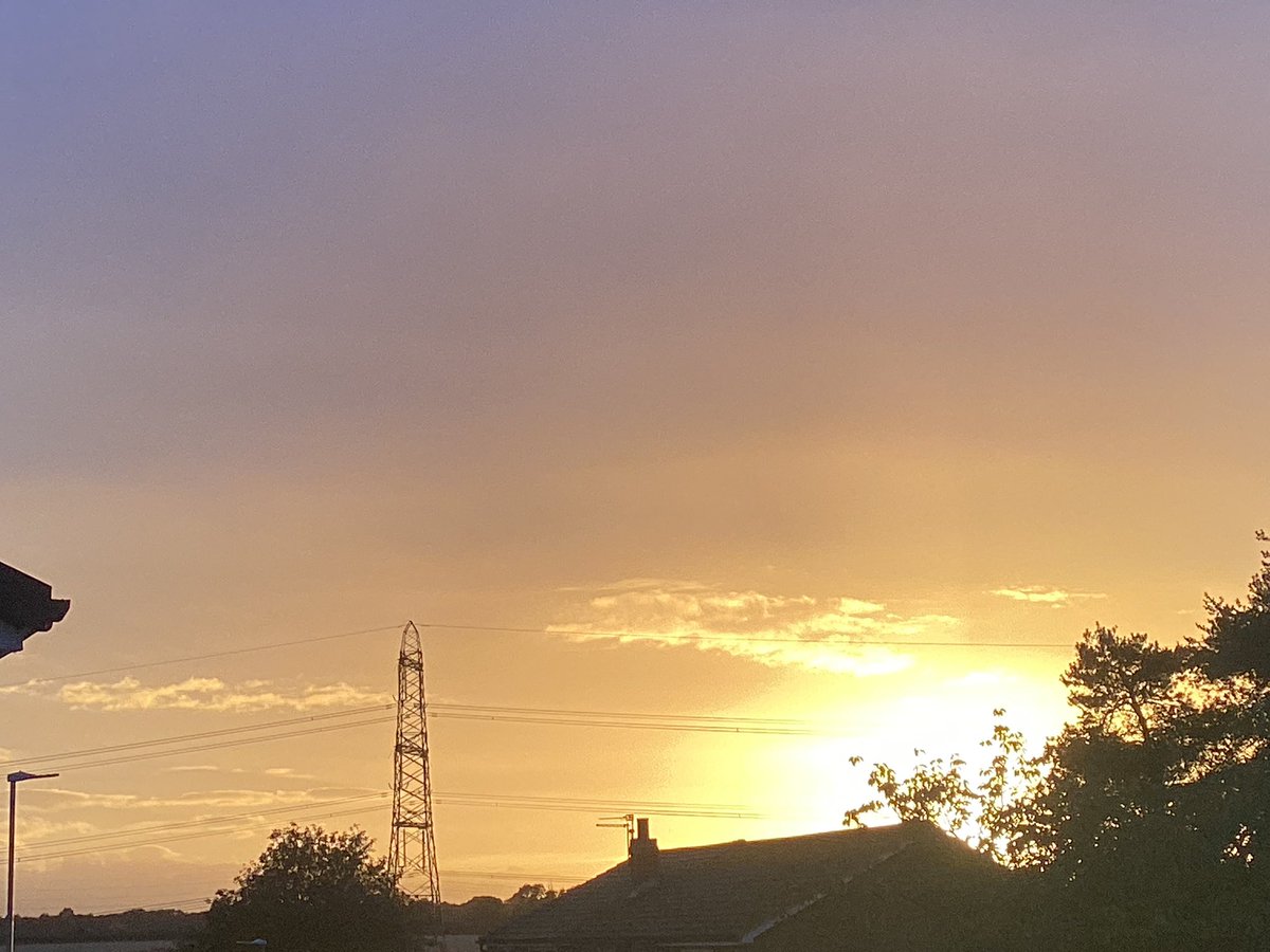 JamesGregory197's tweet photo. Lovely #sunset in #Eaglescliffe tonight. #Weather #Photography #sunsetphotography #SunsetMood https://t.co/hlcuja1TvW