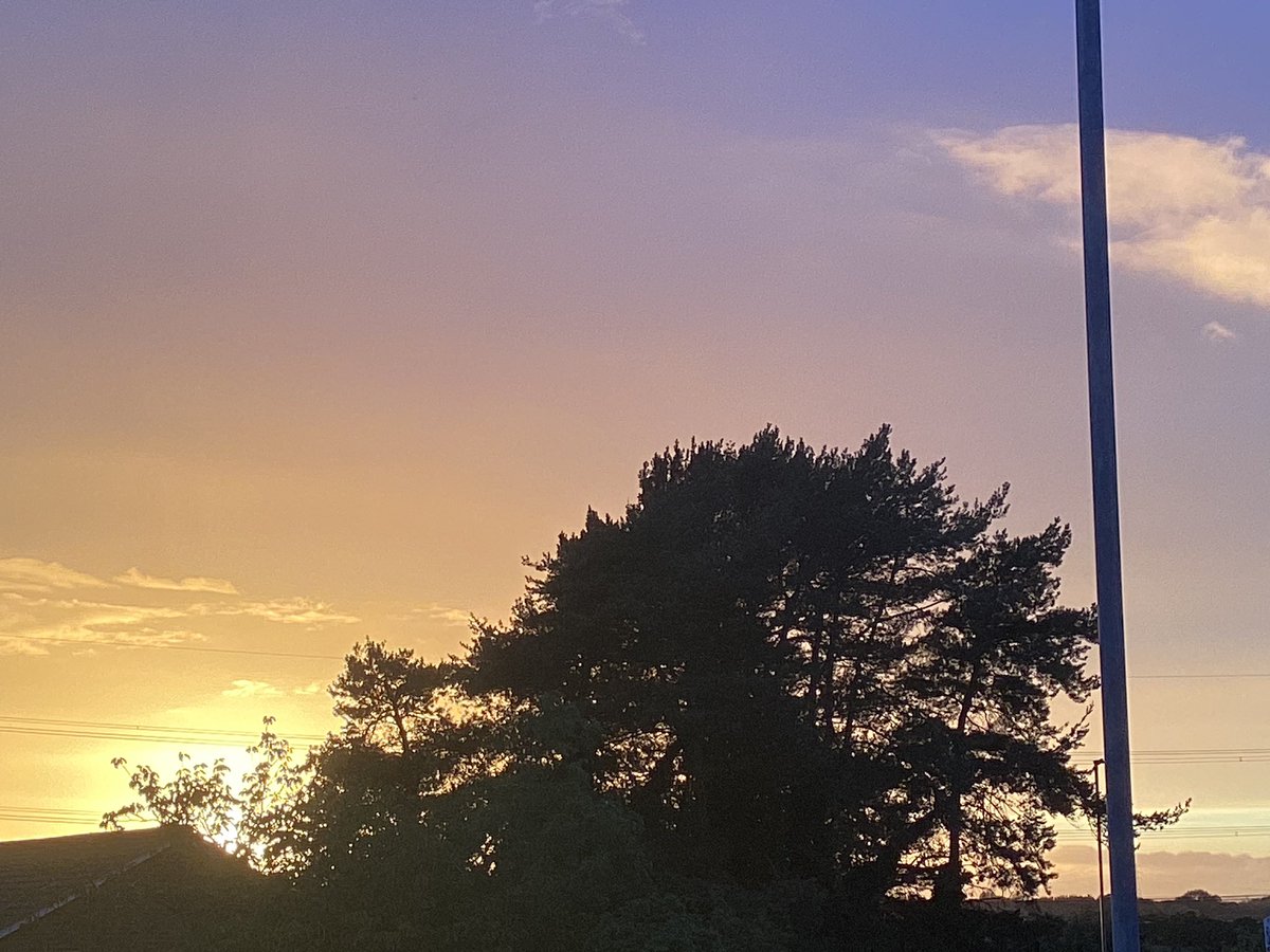 JamesGregory197's tweet photo. Lovely #sunset in #Eaglescliffe tonight. #Weather #Photography #sunsetphotography #SunsetMood https://t.co/hlcuja1TvW