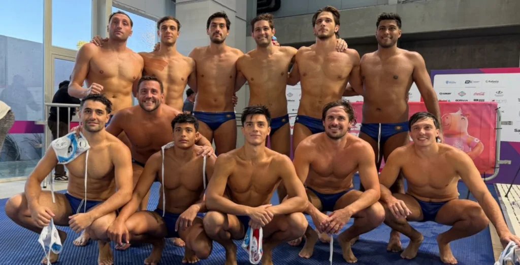 mdzol's tweet photo. Los Yacarés, la selección argentina de waterpolo, siguen a paso firme en los Juegos Suramericanos y encadenaron cuatro victorias consecutivas ante Colombia, Chile, Perú y Uruguay. https://t.co/FqxHmlpshg
