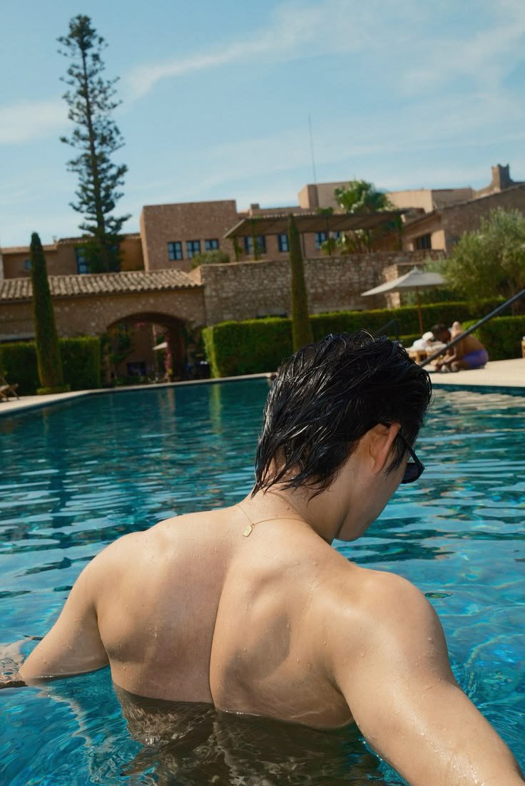 UNKN0WINGS's tweet photo. Dia de piscina 🦈 https://t.co/mslWQJOhLs