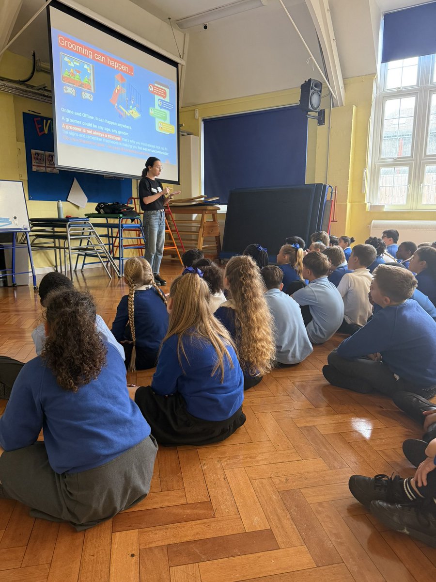 HaimoSchool's tweet photo. Years 5 and 6 had a workshop this week from the Breck Foundation. Thank you to Kerry for retelling an important story with a strong message with how to stay safe online @BreckFound https://t.co/mA2u1KdsFC