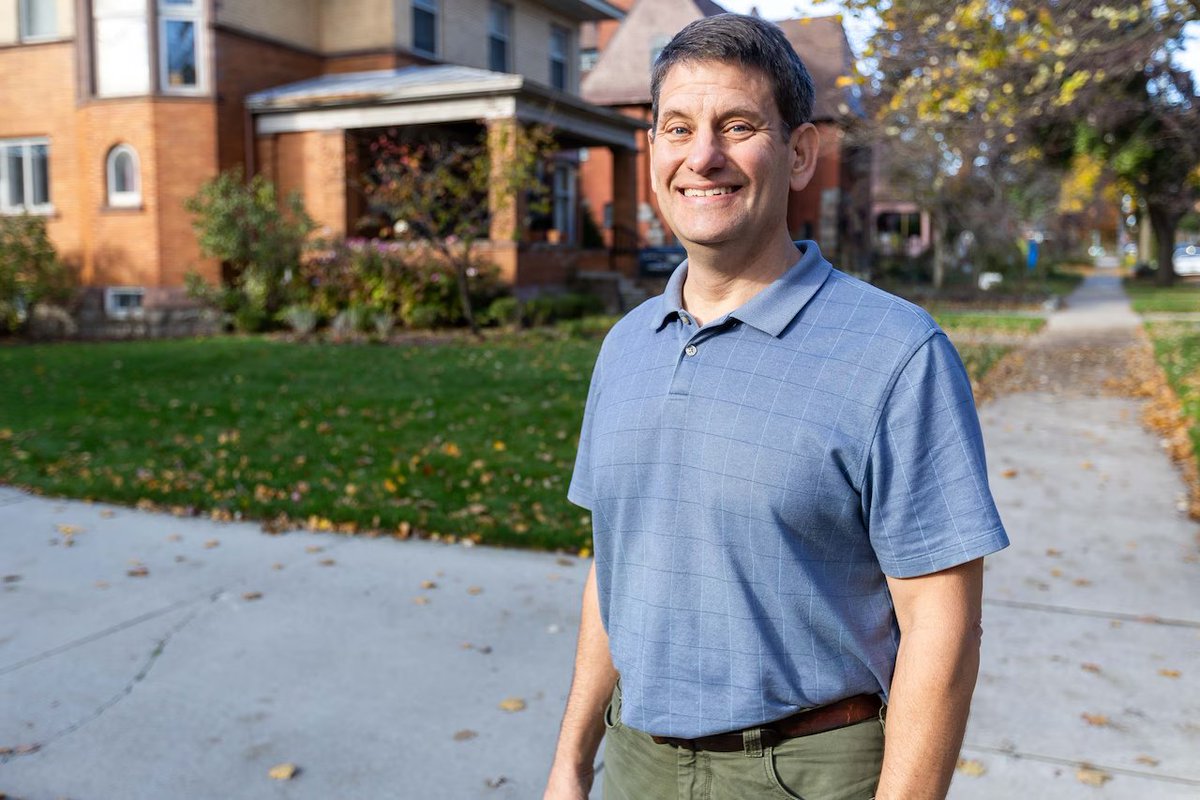 MrAustinPredict's tweet photo. 🚨BREAKING: Loonie Tune Grand Rapids Mayor David LaGrand blames ICE for "creating a culture of fear" that caused the death of illegal alien Mario David Coronado Juarez. 

Juarez was pulled over on Sunday by ICE in Grand Rapids, but chose to flee law enforcement at over 100 MPH and died after hitting a tree. ICE didn't even chase Juarez after he sped off, it was all self-inflicted.

Juarez was a habitual drunk driving convicted felon, and was wanted in Guatemala for a drunk and disorderly charge.

Please explain to me how living in a country illegally, fleeing law enforcement during a traffic stop, at a extremely dangerous level of speed, is ICE's fault.

Grand Rapids is led by a mentally-ill MORON, DAVID LAGRAND.