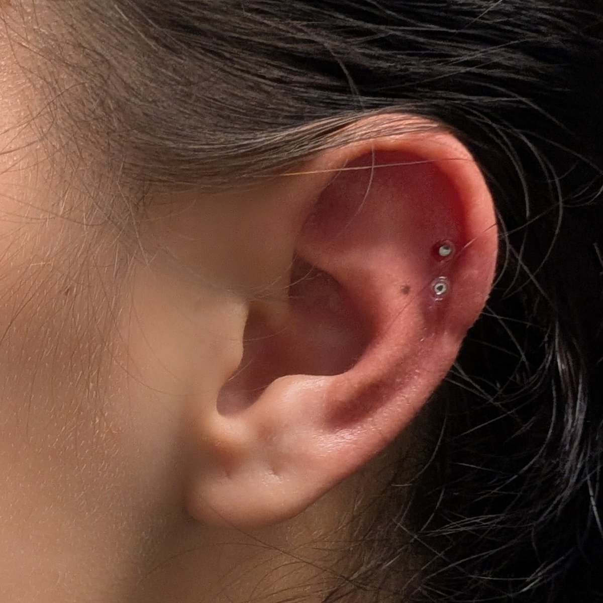 justatwig_2's tweet photo. my best friend pierced my ears in the school bathroom very red https://t.co/ixV1pvkHLT