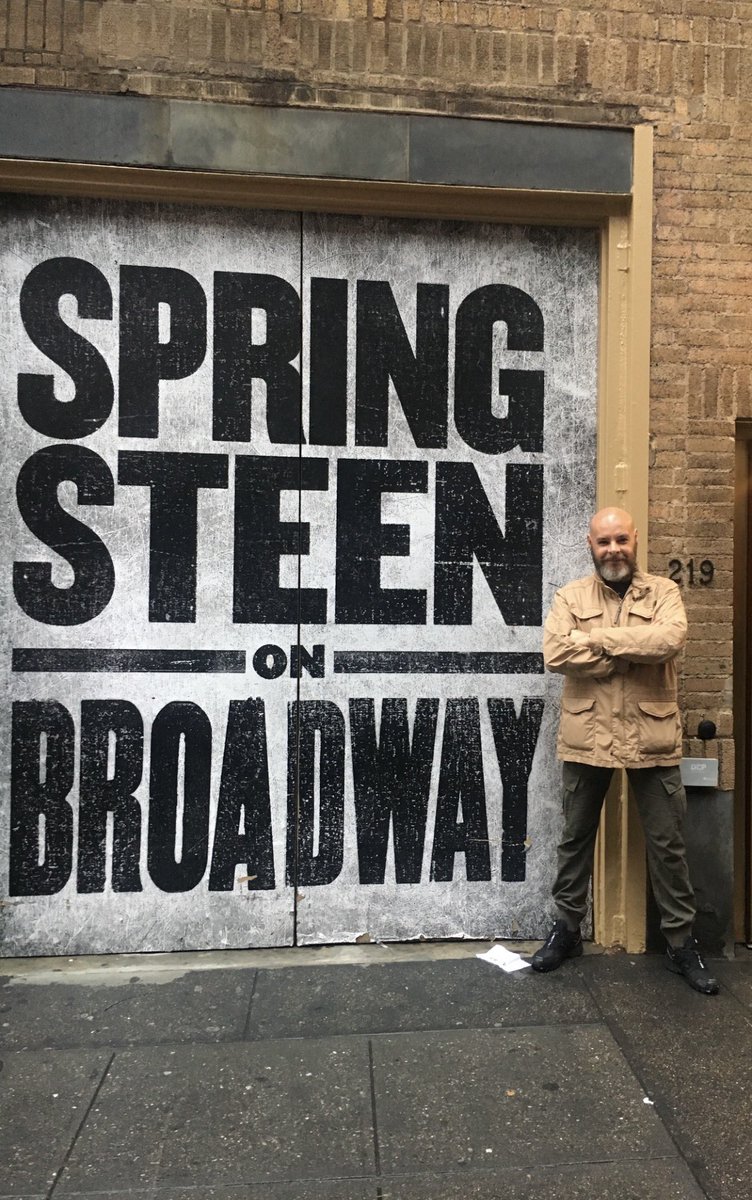 dbbossss's tweet photo. Exactly 8 Years Ago.
I didn't know it, but I was in for one of the most beautiful, intense, exciting, and moving weeks of my entire life.
❤️🎸🇺🇸🎷🇮🇹❤️🗽🗽🗽❤️
#FromItalyForBruce
#Springsteen
#BruceSpringsteen
#SpringsteenOnBroadway
#LOHADTour
#25Settembre
#September25 https://t.co/cQExJUDfl9