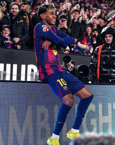 cannibalmike0's tweet photo. FC Barcelona players as modern political thinkers!!!

Lamine Yamal as Niccolò Machiavelli https://t.co/gCnP0gOVie