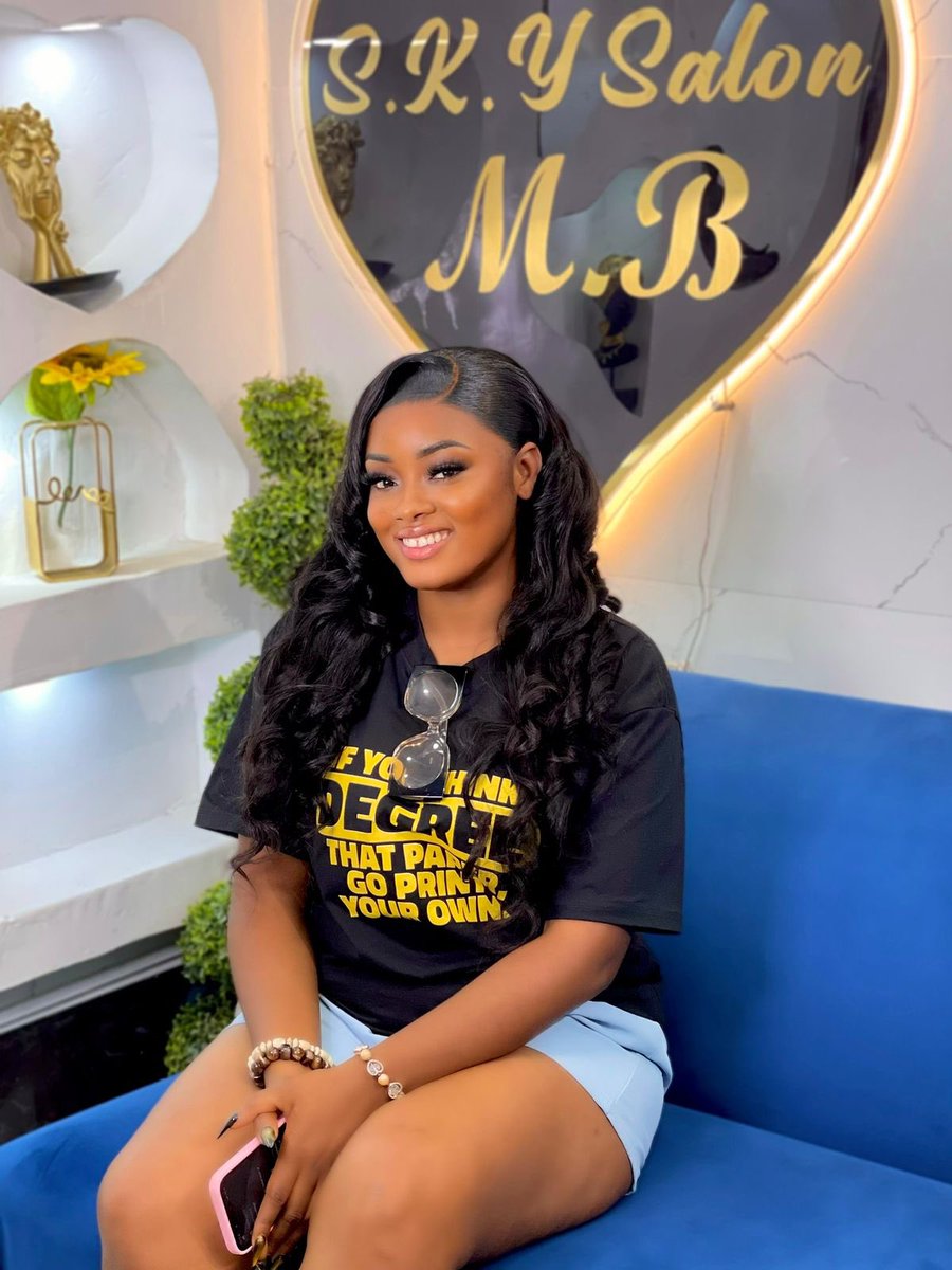 MercyTh00618513's tweet photo. Temi favorite fan 🤭

#TemiNkem
#Bbnaija https://t.co/V3SImDvilB