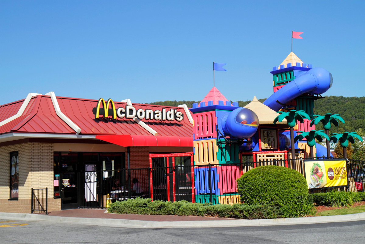 alifarhat79's tweet photo. McDonald’s doesn’t need $8.5 billion dollars to bring back customers and their stock price. They need to bring back this https://t.co/JcA25oOpnc
