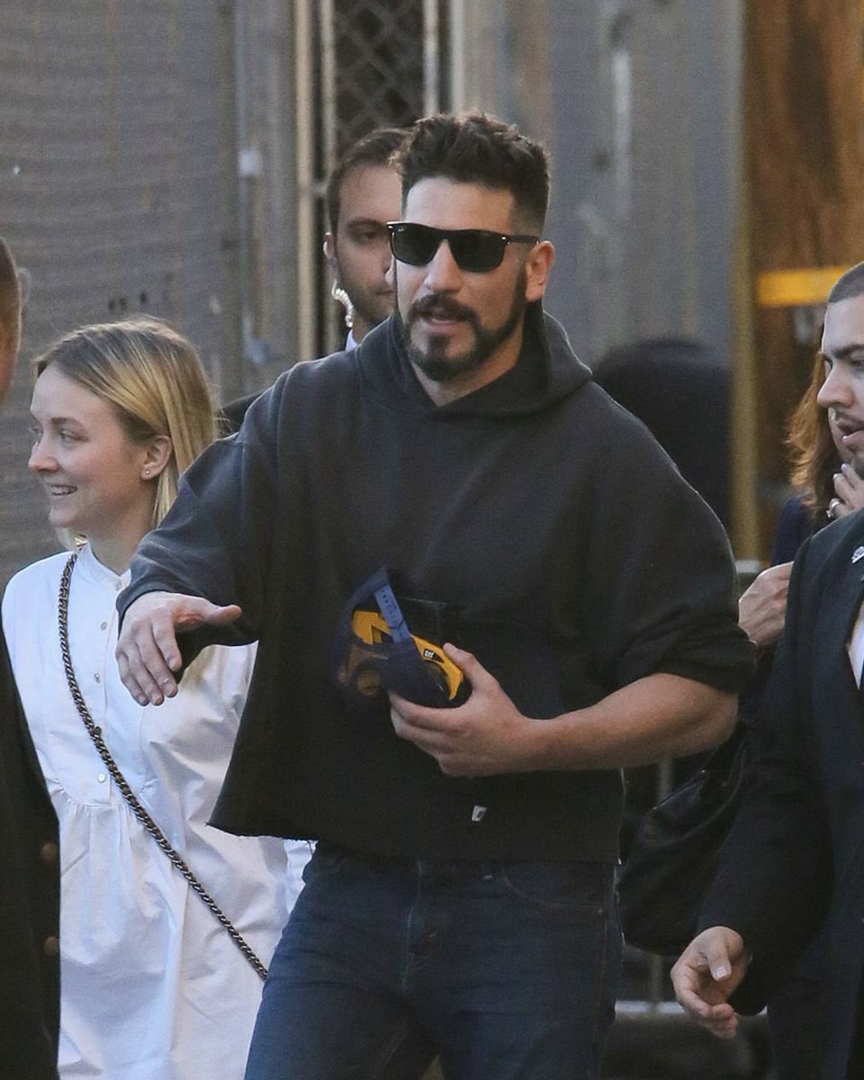 s4intcastle's tweet photo. the sluttiest thing a man can do is wear a cropped hoodie and have a full beard https://t.co/8F5MvMRRFj