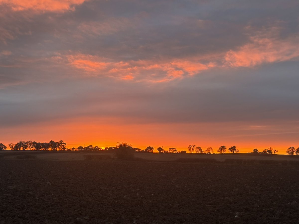 CharlesAnyan's tweet photo. Strong end to the day here in Lincolnshire 💪🇬🇧🏴󠁧󠁢󠁥󠁮󠁧󠁿 https://t.co/A6YeNDyeKf