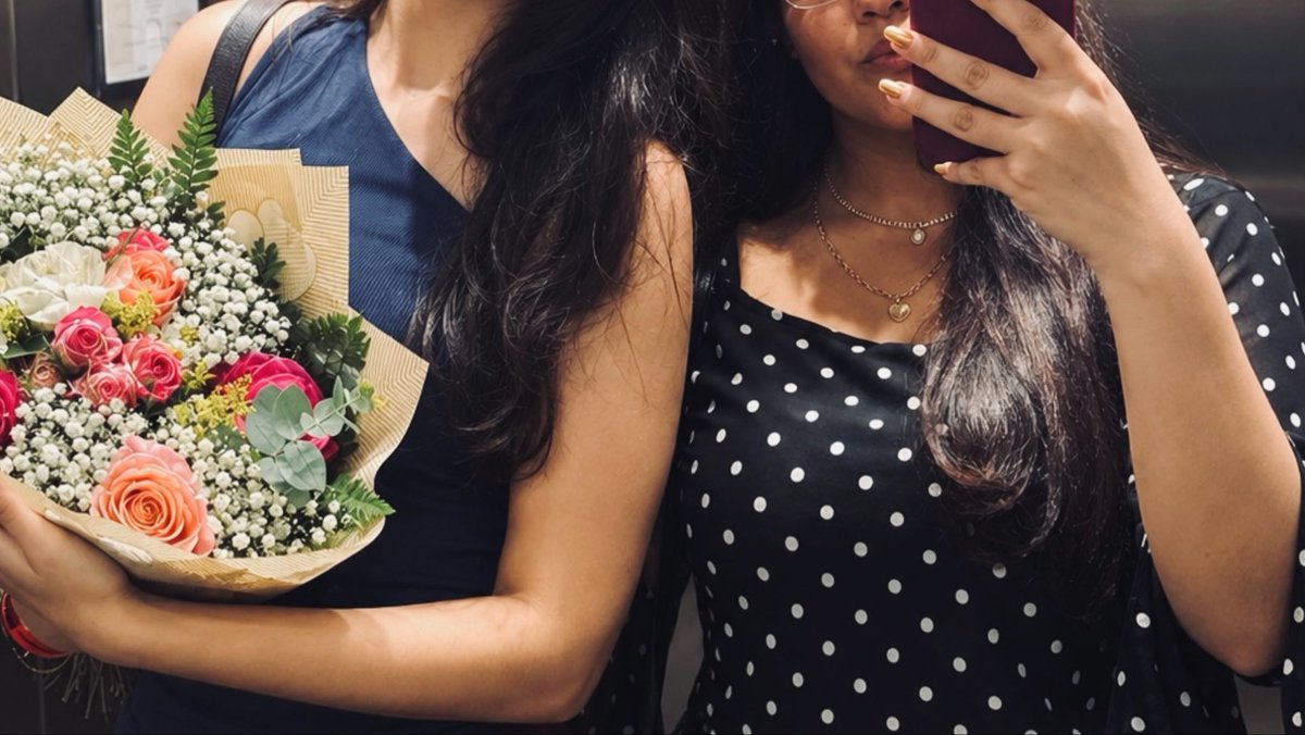 aIprazolet's tweet photo. a luz que banha toda a nossa cidade pequena se faz num riso teu <3

bom demais ser melhor amiga da minha melhor amiga há tanto tempo https://t.co/XpzHIY2zhD