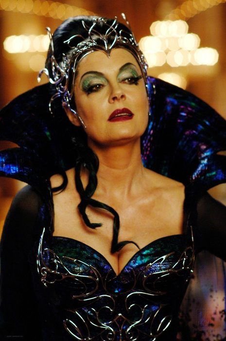 ghostieshoodie's tweet photo. Good reminder to bring up even Susan Sarandon did the evil queen better than Gadot 😂 https://t.co/Vy104F25JC