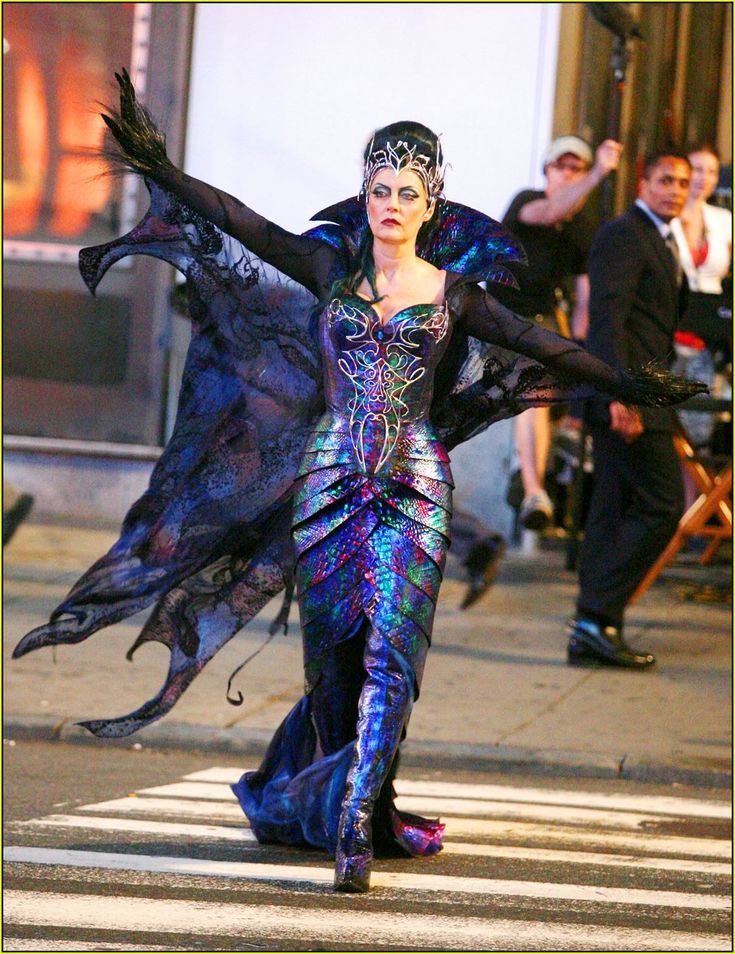 ghostieshoodie's tweet photo. Good reminder to bring up even Susan Sarandon did the evil queen better than Gadot 😂 https://t.co/Vy104F25JC