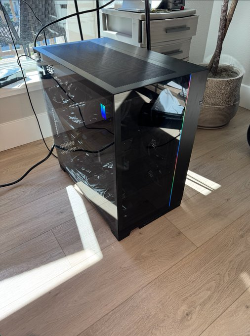 Tweet image 1