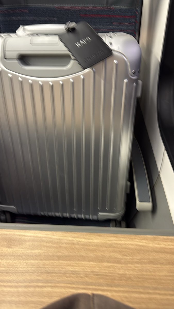 brennieben's tweet photo. @greateranglia anyone missing a suitcase came  flying down train silver with black tag on it’s been reported and staff know the location of it https://t.co/JILN4TCCiJ