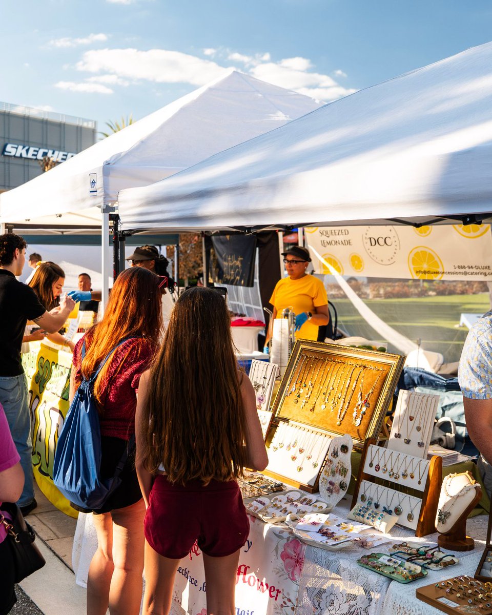 PromenadeAtSW's tweet photo. Your Saturday Plans Are Set at the Promenade Sunset Walk.

Stroll the Promenade Artisan Market and Discover Local Vendors, Unique Finds, and More, Then Enjoy Show Car Saturday Nights Featuring Everything from Timeless Classics to Modern Builds. https://t.co/fBDsns0shH