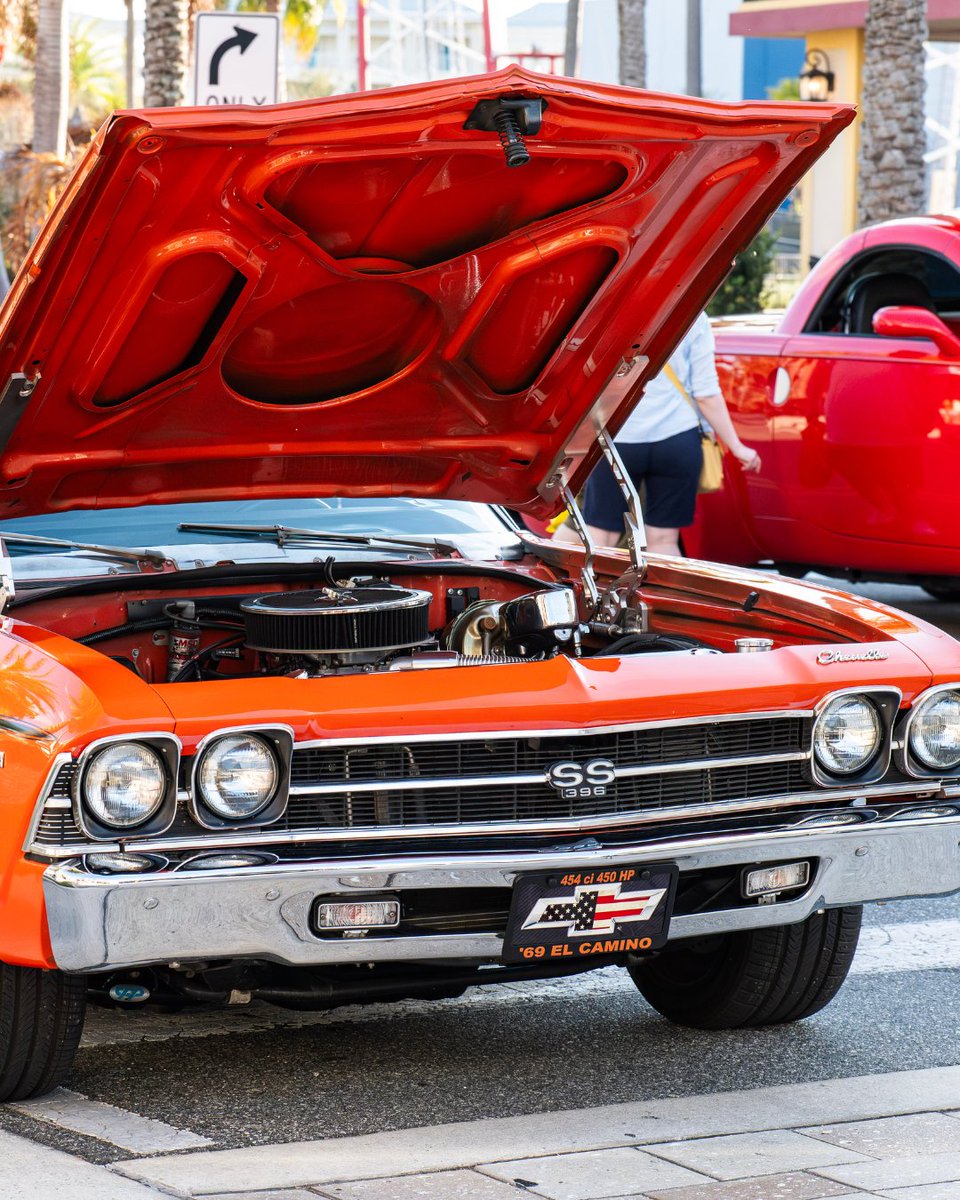 PromenadeAtSW's tweet photo. Your Saturday Plans Are Set at the Promenade Sunset Walk.

Stroll the Promenade Artisan Market and Discover Local Vendors, Unique Finds, and More, Then Enjoy Show Car Saturday Nights Featuring Everything from Timeless Classics to Modern Builds. https://t.co/fBDsns0shH