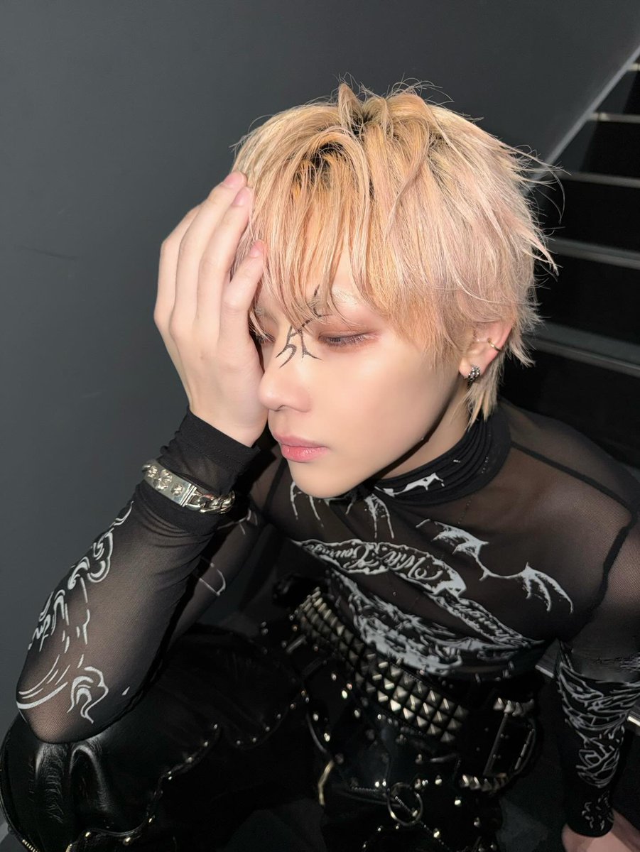 lawlessriot's tweet photo. i love their grungy looks, back to my roots i suppose 👹

#lunéselcaday #lunéjidoriday #andTEAM_NICHOLAS #NICHOLAS @andTEAM_members https://t.co/Zic25cKzzz