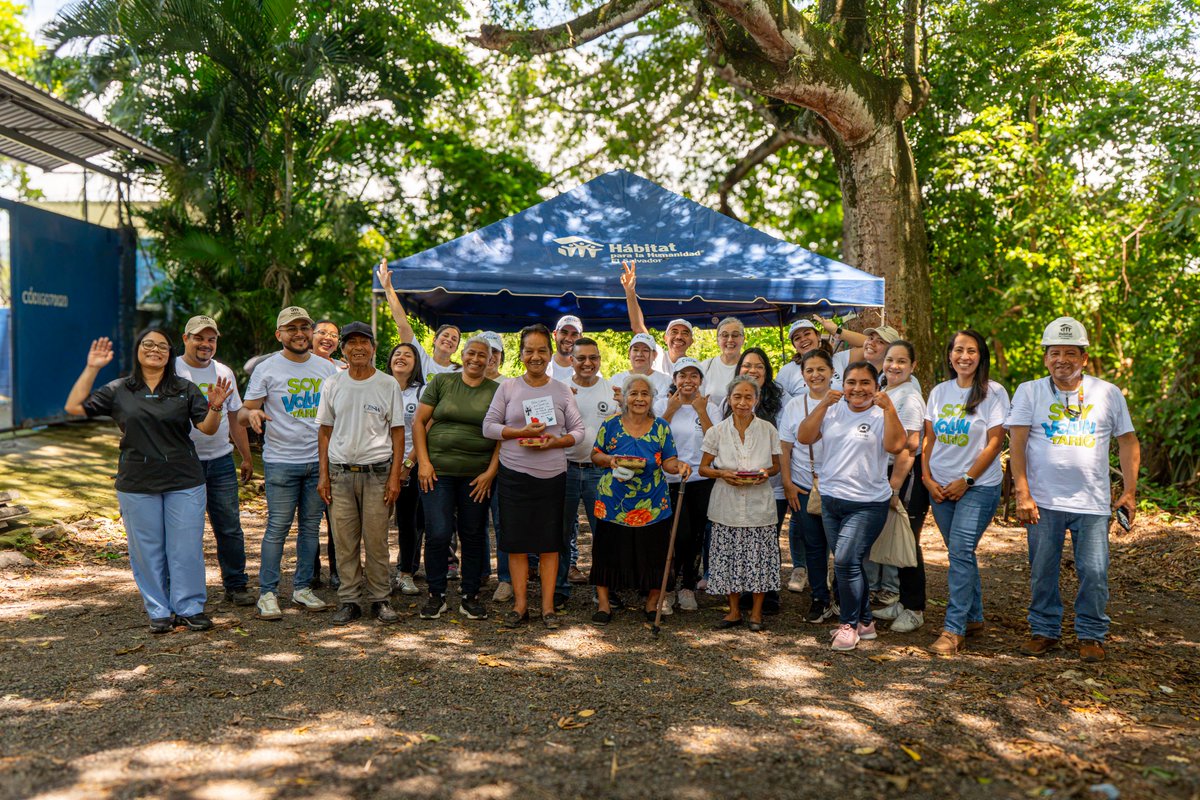 AFPCrecer's tweet photo. Transformar hogares es transformar vidas. 🏡💛

Junto a Hábitat para la Humanidad El Salvador, apoyamos mejoras en viviendas de Guazapa a través de una jornada de voluntariado. Esta iniciativa beneficiará a 12 familias, creando espacios más seguros y dignos. 🙌

#SomosCrecer https://t.co/BbfIZPpKUS