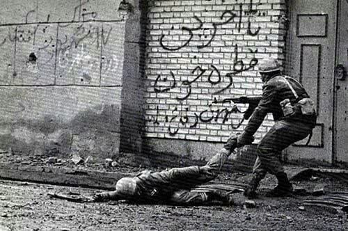 golnaz_keykhah's tweet photo. مقاومت مردم ایران این گونه است:
 تا آخرین قطره‌ی خون...
#حمایت_انقلابی
#دفاع_برای_وطن https://t.co/bZvMMZuyc8
