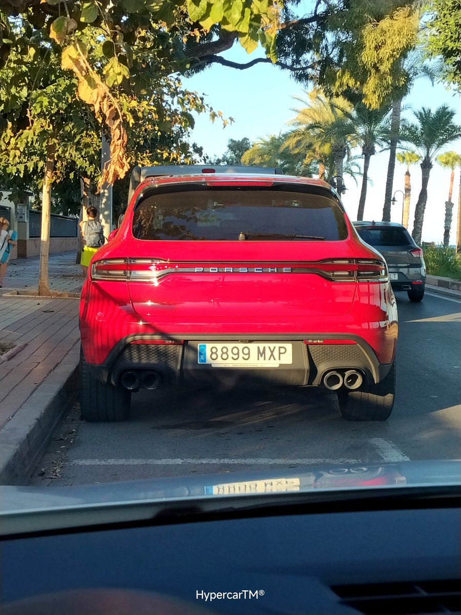 metroTM33's tweet photo. #Macan, red or Black? https://t.co/HUcREr6i31