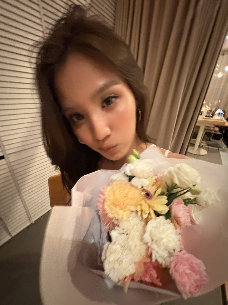 Thekxsr08's tweet photo. โปรไฟล์                                 ตัวจริง https://t.co/vsABg8qxe8